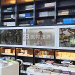 透明液晶屏與展示柜結合，如何呈現奇幻的顯示效果？