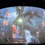 展館引入全息紗幕投影后，其對內容展覽行業發展趨勢有何影響？