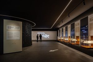 如何通過互聯網博物館的交互設計，有效展現數字時代的發展脈絡？