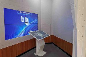 告別傳統簽到！展廳智能交互新方案：電子簽名+趣味雙屏影像合成