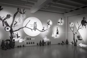聯動動態光影與感應技術，打造魔術般創意的展廳藝術裝置墻！